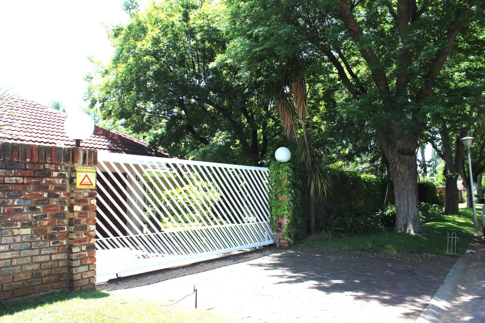 3 Bedroom House for sale in Grimbeeck Park P24115141170