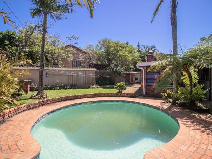 4 Bedroom House for Sale in Sunrise On Sea