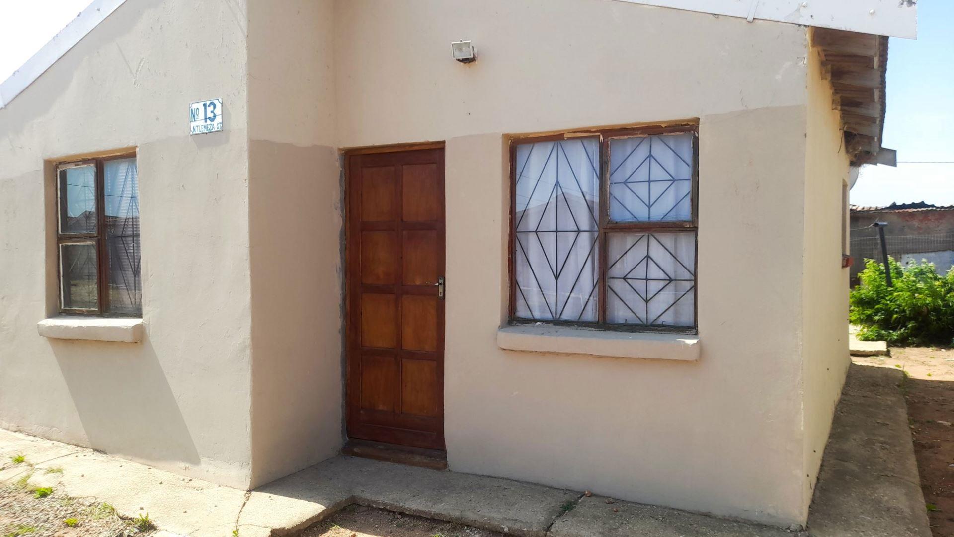 2 Bedroom House for sale in Wells Estate P24115141914