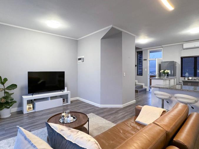 2 Bedroom Apartment / Flat for Sale in Cotswold Fenns