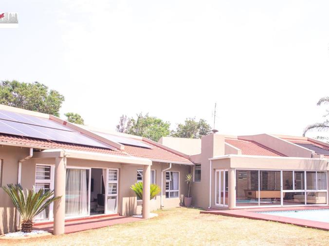 3 Bedroom House for Sale in Glen Marais