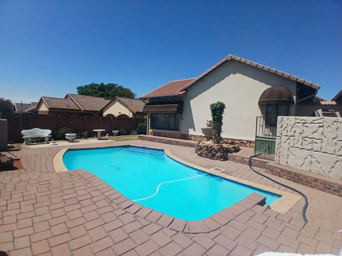 3 Bedroom House for Sale in Edelweiss