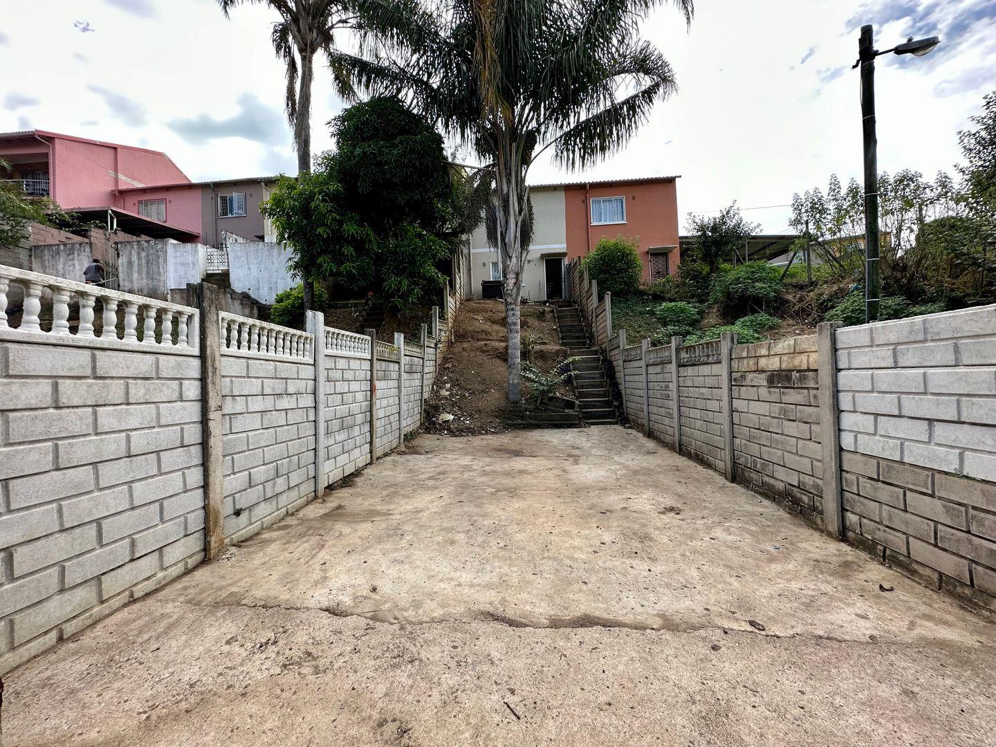 2 Bedroom House for sale in Newlands West P24115143464