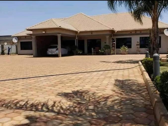 4 Bedroom House for Sale in Lilayi