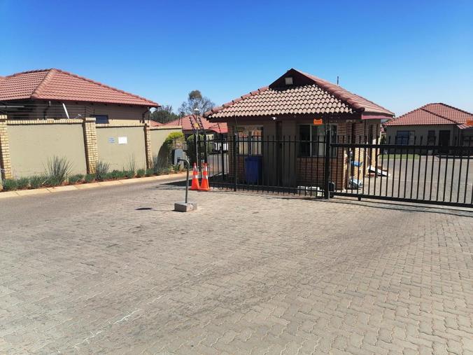 2 Bedroom Townhouse for Sale in Heatherdale AH