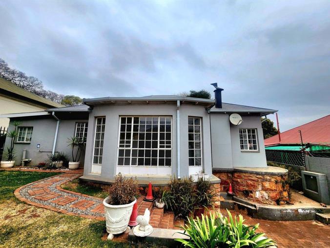 3 Bedroom House to Rent in Kensington