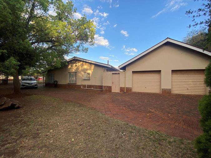 6 Bedroom House for Sale in Valhalla