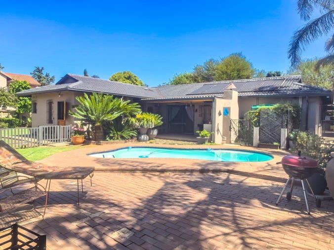 3 Bedroom House for Sale in Glen Marais