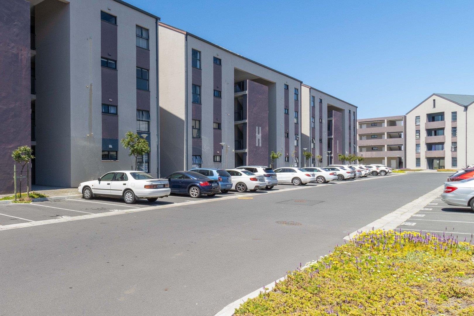 2 Bedroom House for sale in Parklands North P24115146749