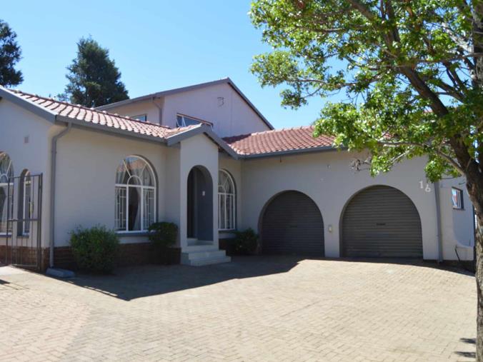 5 Bedroom House for Sale in Mulbarton