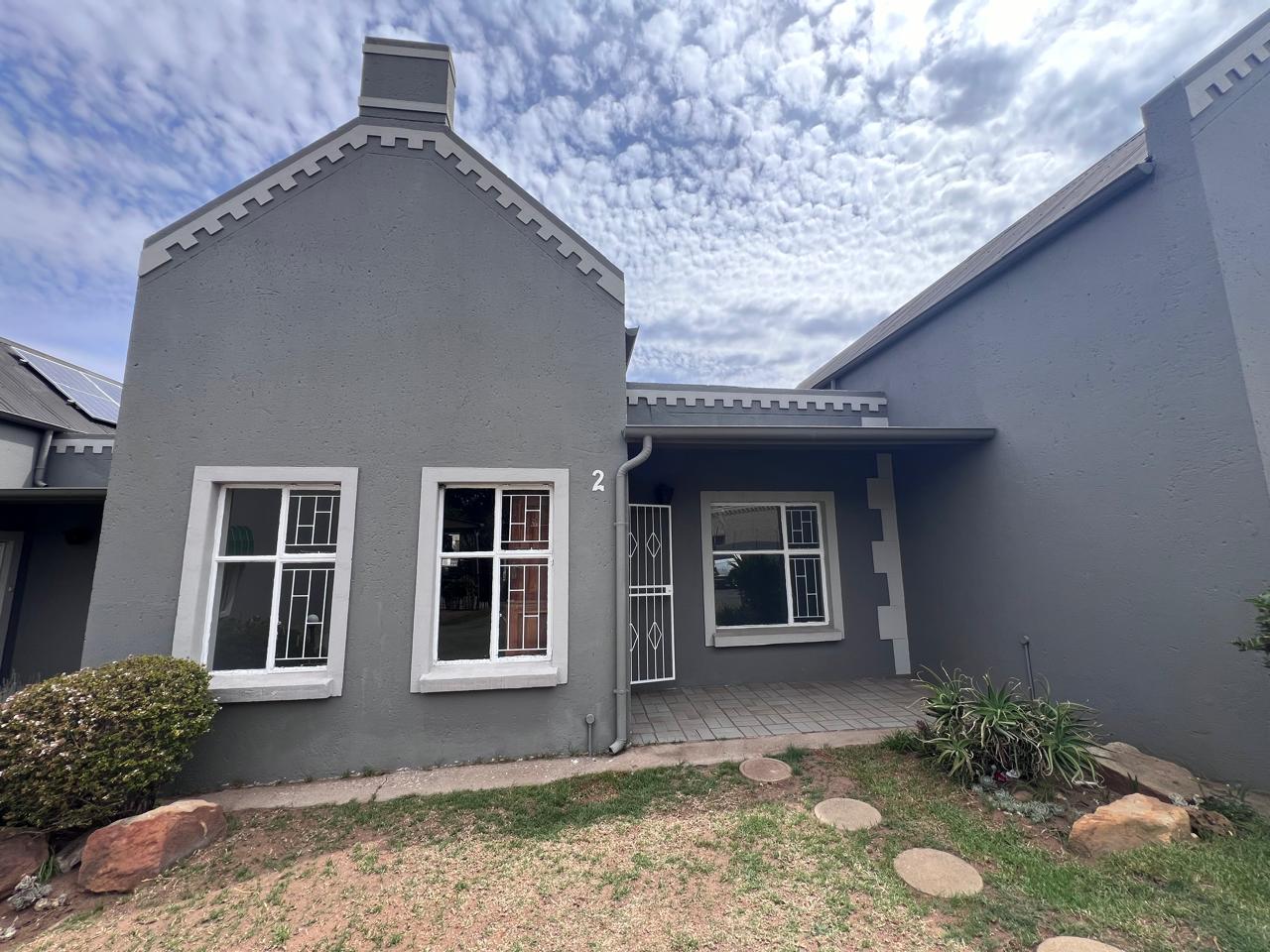 2 Bedroom House for sale in Heidelberg Central P24115147515