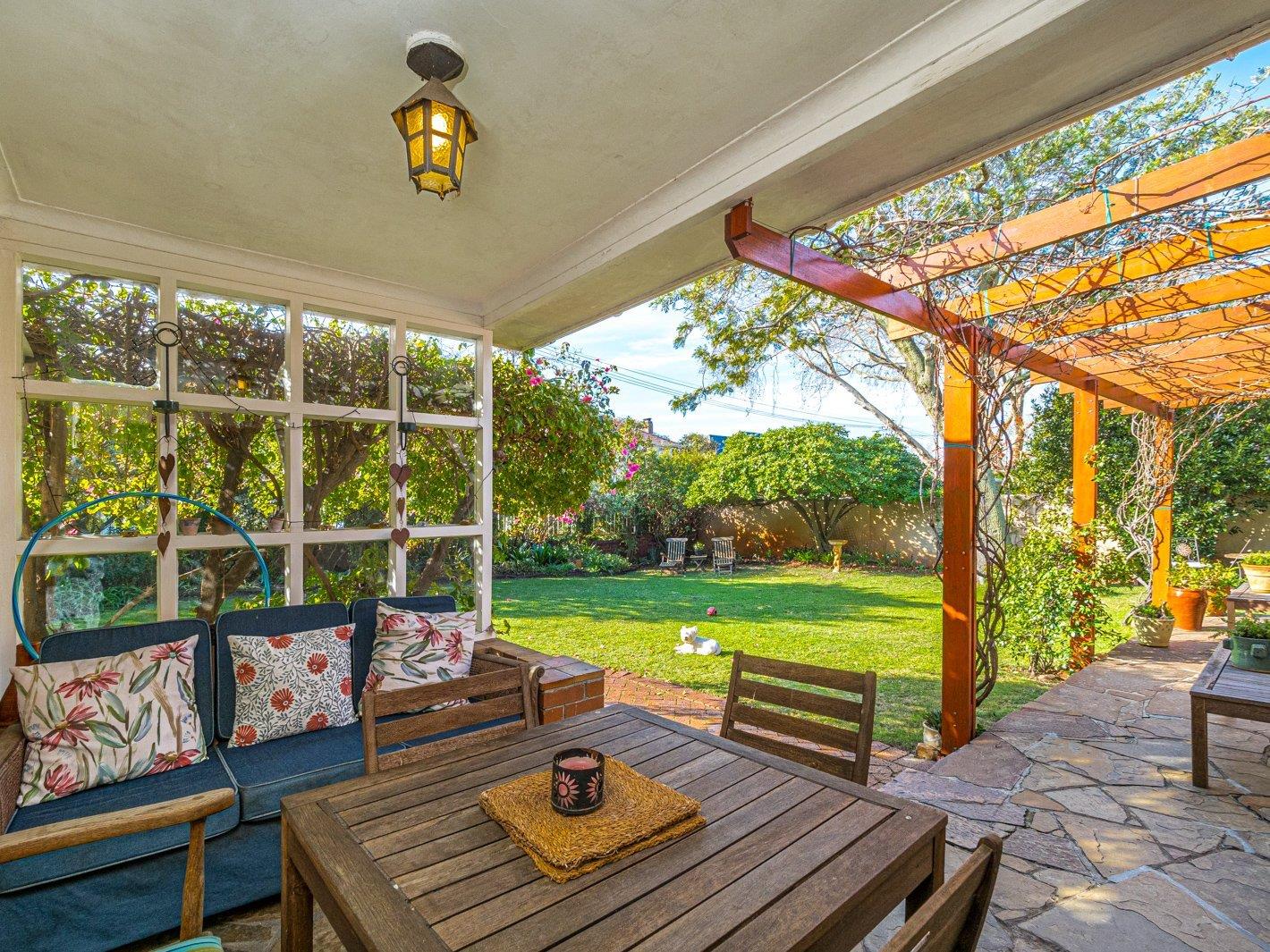 3 Bedroom House for sale in Rondebosch P24115147778