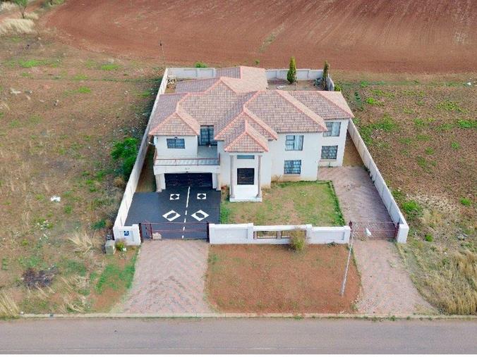 4 Bedroom House for Sale in Cultura Park