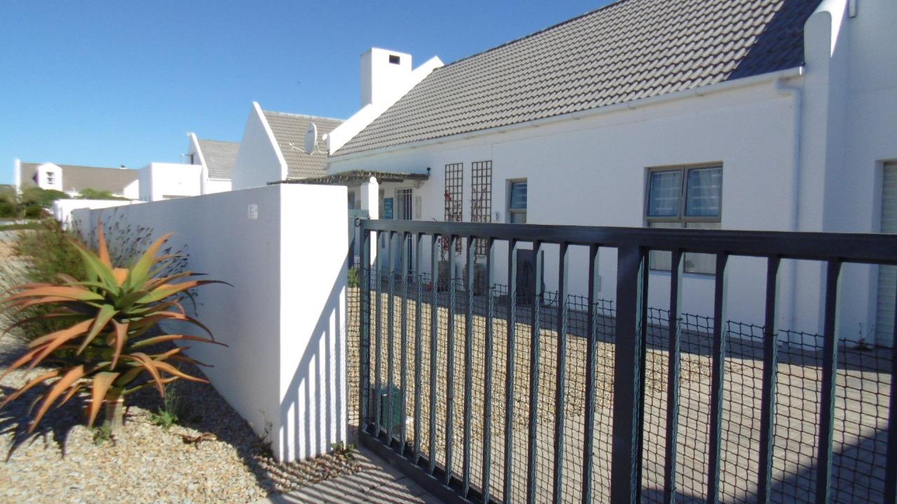 3 Bedroom House to rent in Golden Mile 13 Egret Street P24115151399