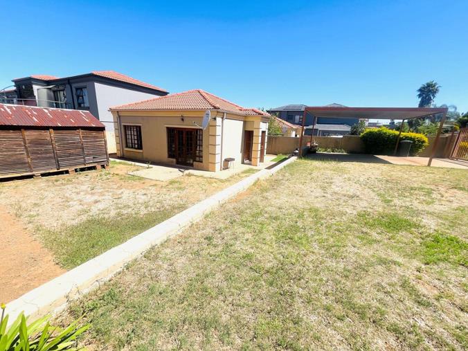 2 Bedroom House for Sale in Blue Hills