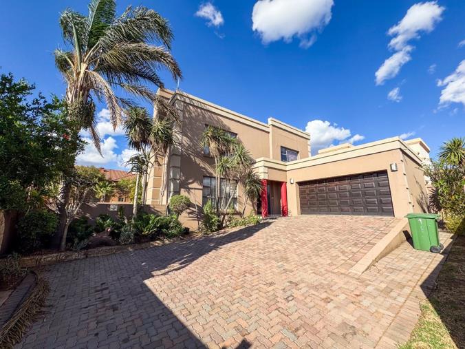 3 Bedroom House for Sale in Bassonia Rock