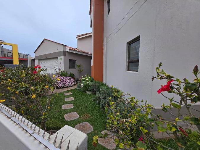 4 Bedroom House for Sale in Long beach