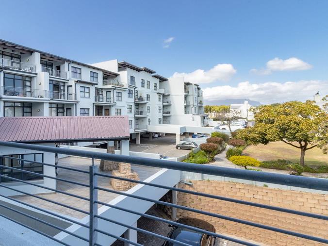 2 Bedroom Apartment / Flat for Sale in Royal Ascot