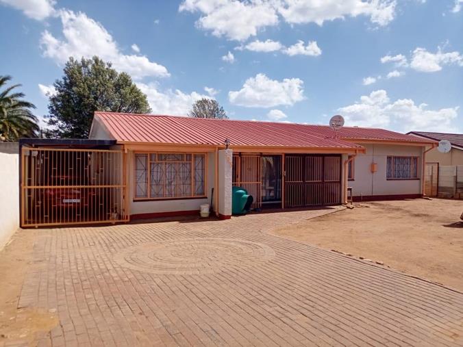 4 Bedroom House for Sale in Silverton