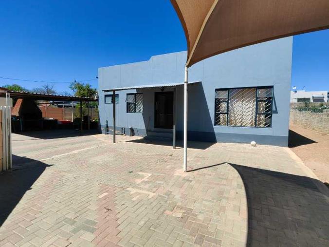 6 Bedroom House for Sale in Academia