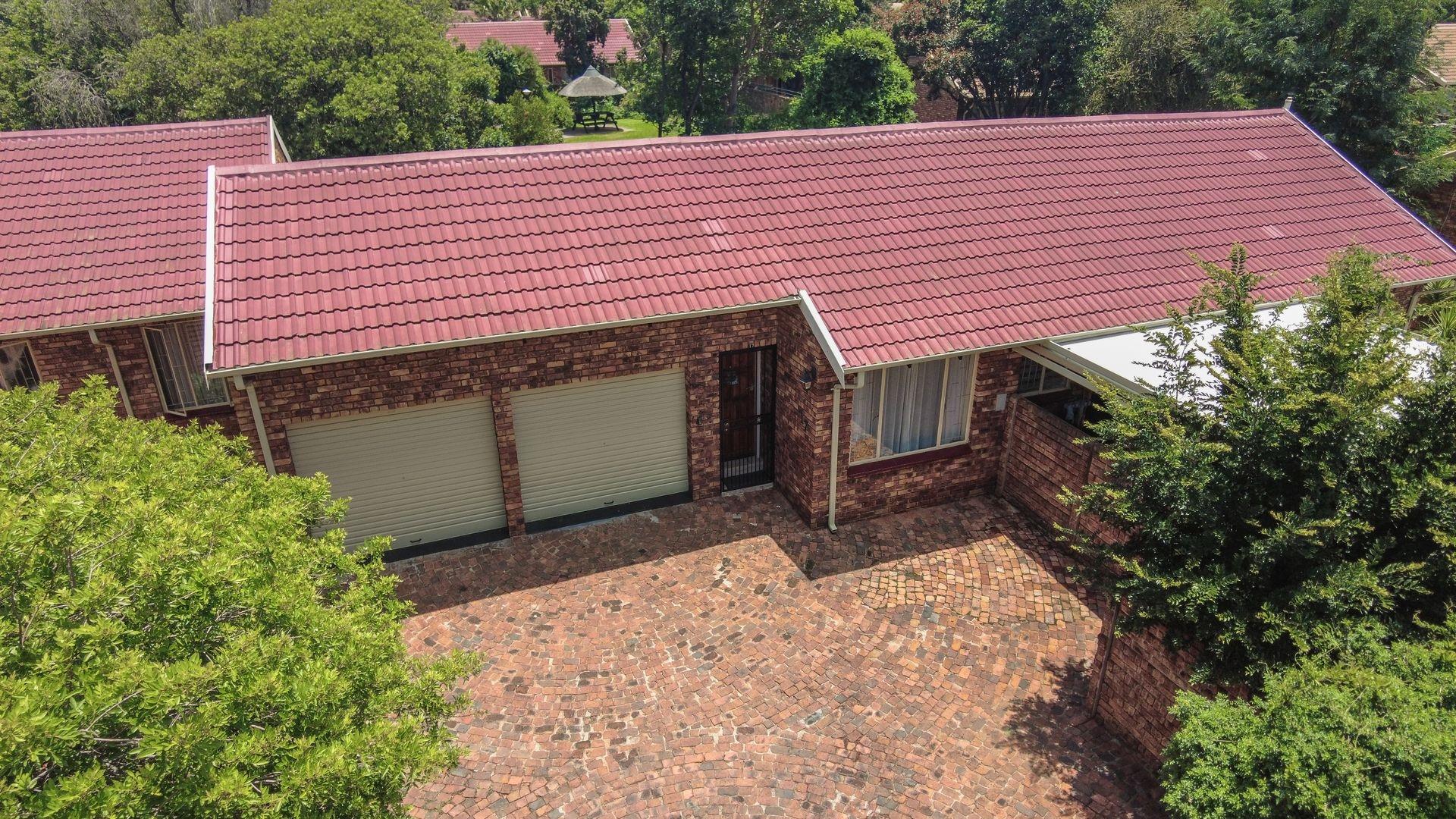 3 Bedroom Townhouse for sale in Pierre Van Ryneveld P24115451477