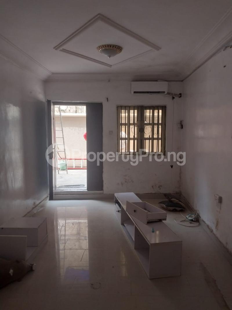 1 Bedroom Flat / Apartment in Adekunle Yaba Lagos Flat / Apartment