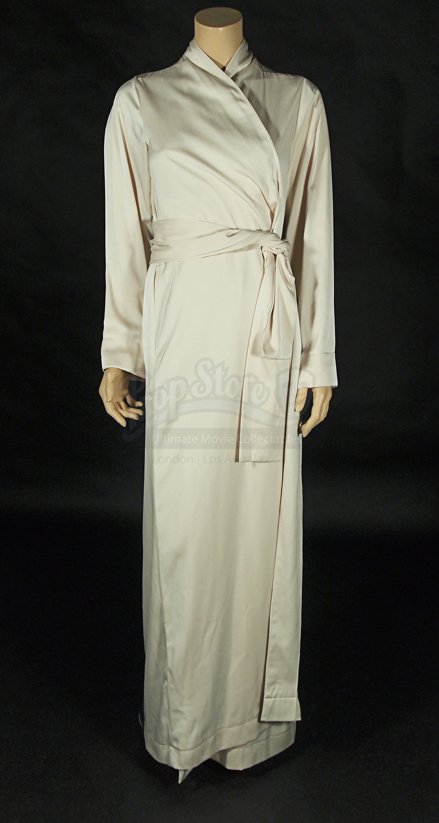White Spa Dressing Gown Prop Store Ultimate Movie Collectables