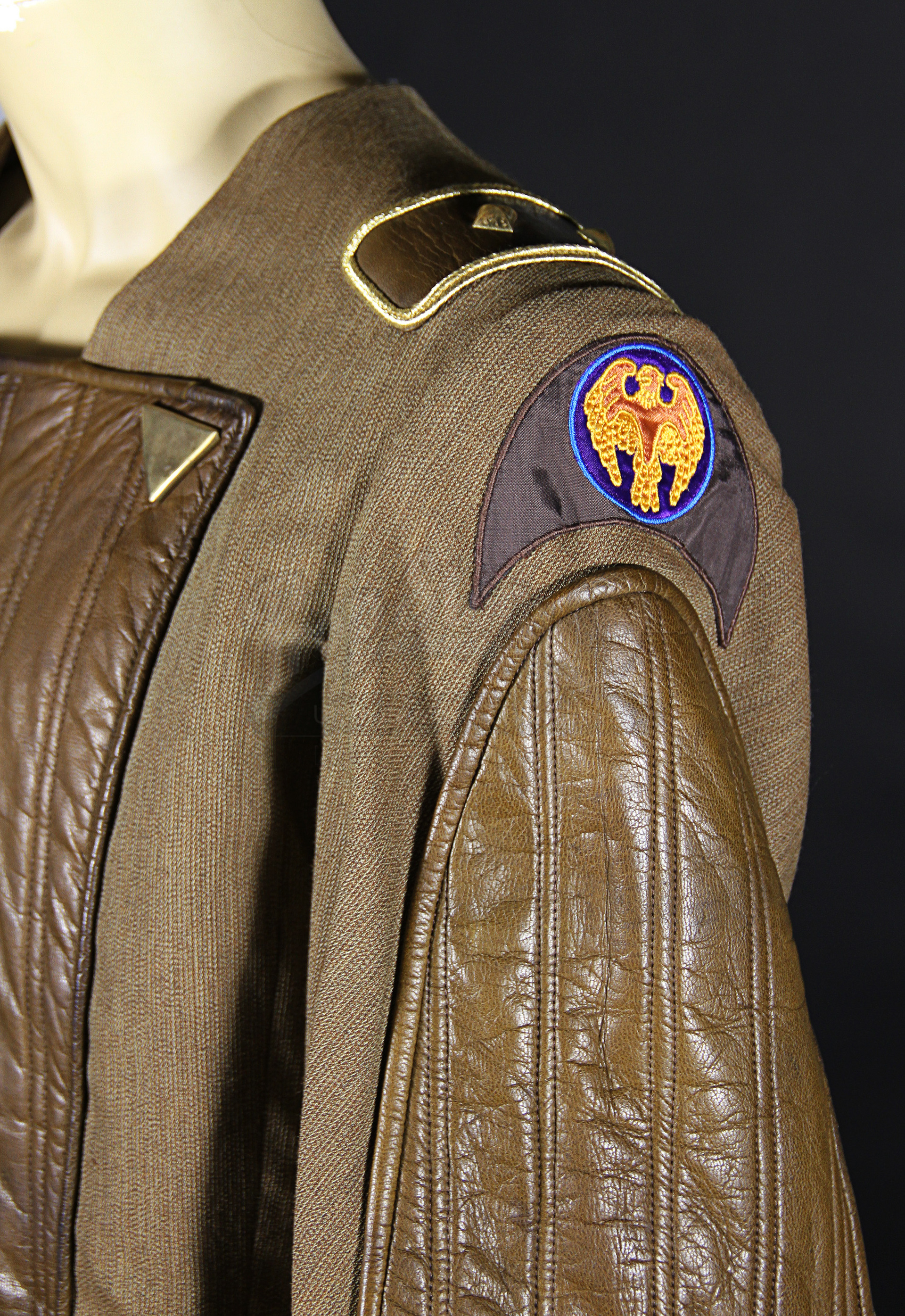 House Atreides Officer Uniform Prop Store Ultimate Movie Collectables