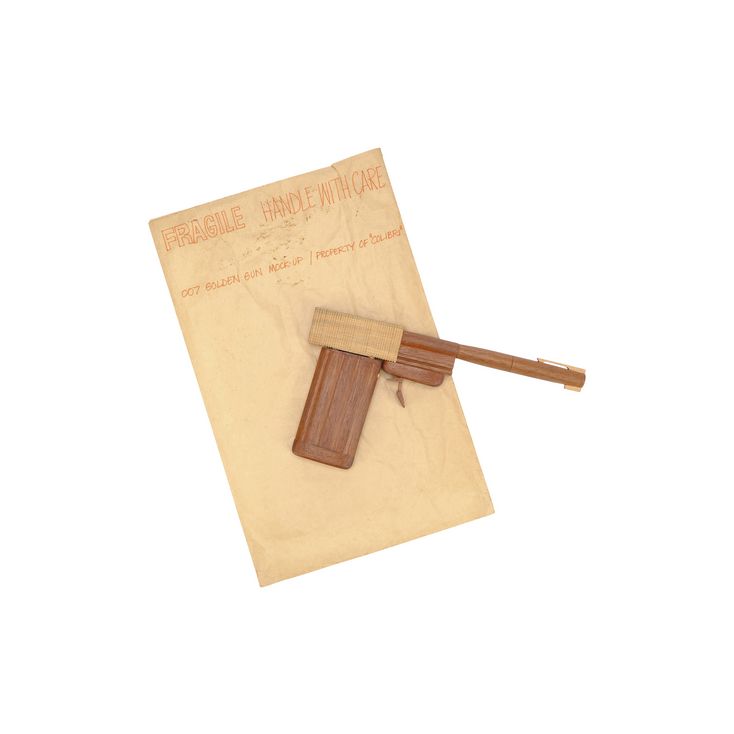 Lot 239 JAMES BOND THE MAN WITH THE GOLDEN GUN (1974) Colibri