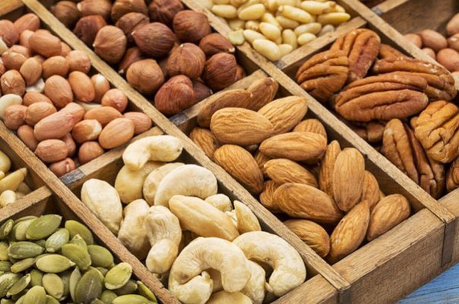 Eating nuts daily decreases heart disease and cancer risk, study says
