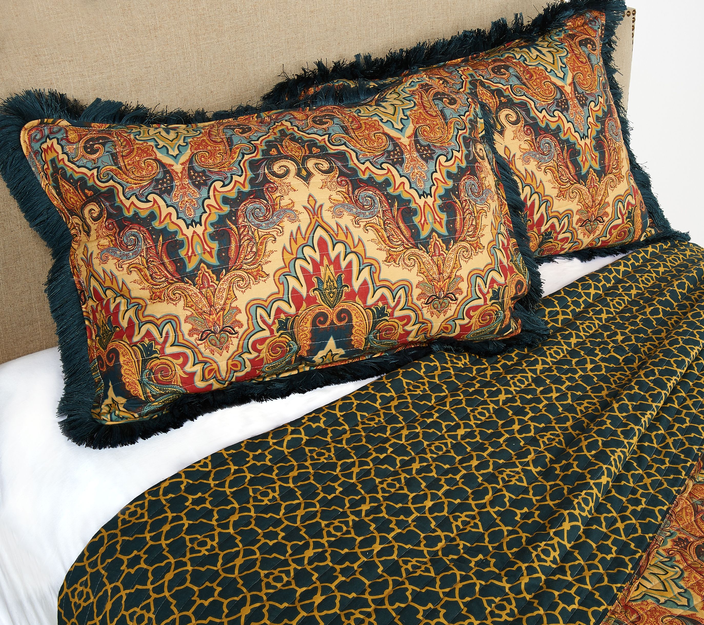 Moroccan Flair 100 Cotton King Printed Quilt with Fringe Border Page 1 —