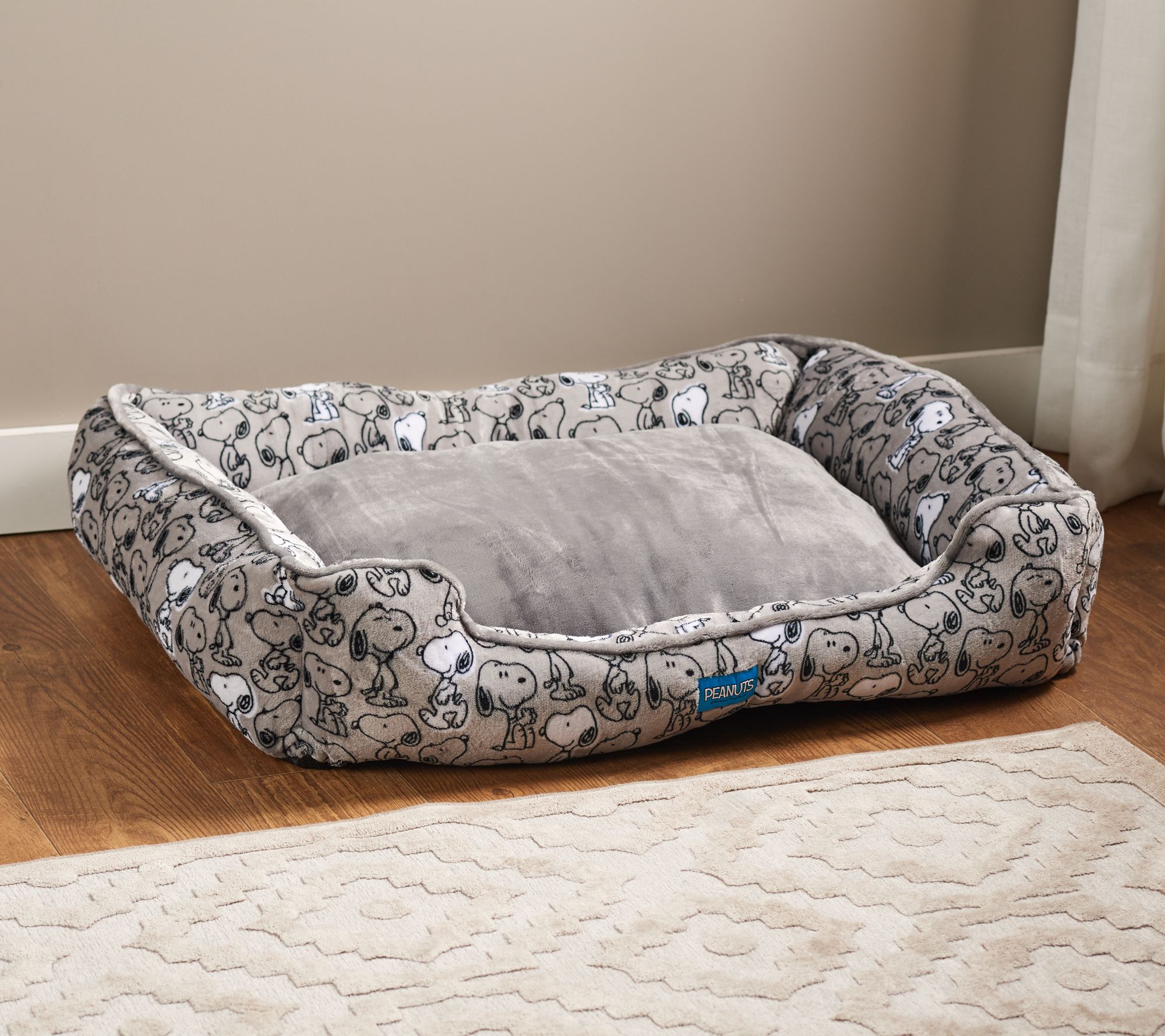 Berkshire Printed Peanuts Design Medium Cuddler Pet Bed