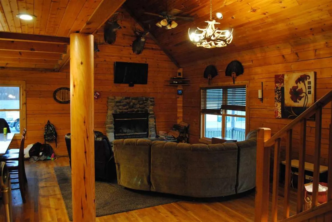 Decatur County Log Home 10 acres For Sale Decatur County Greensburg, IN