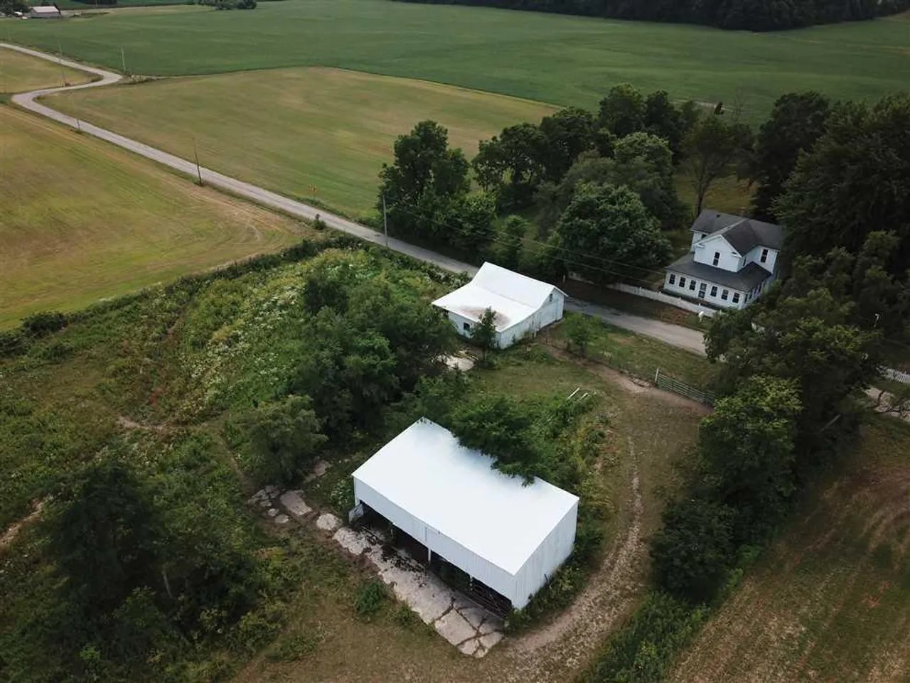 6.2 Acres Farm House Barns N Co Rd 175 E Henry County Land For