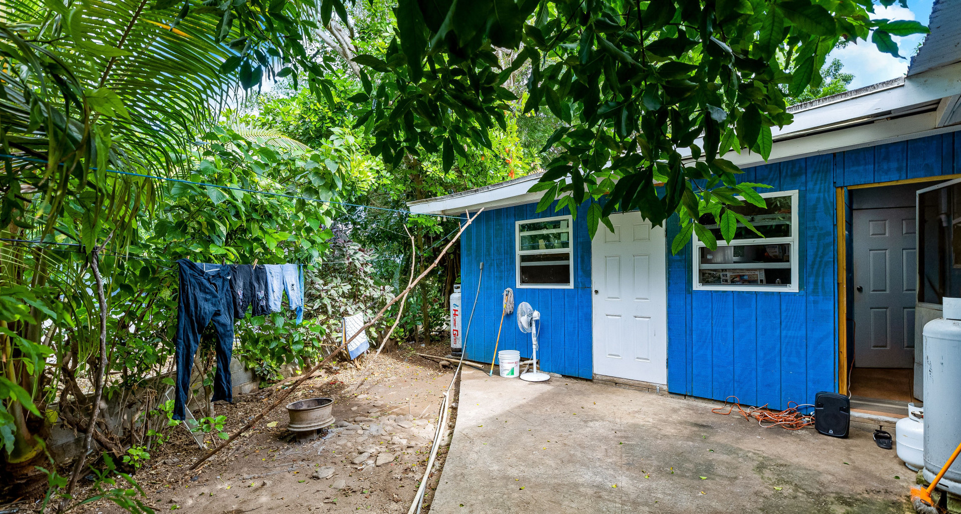 MULTI UNIT WITH FAMILY HOME FRANK SOUND for sale, North Side, Cayman