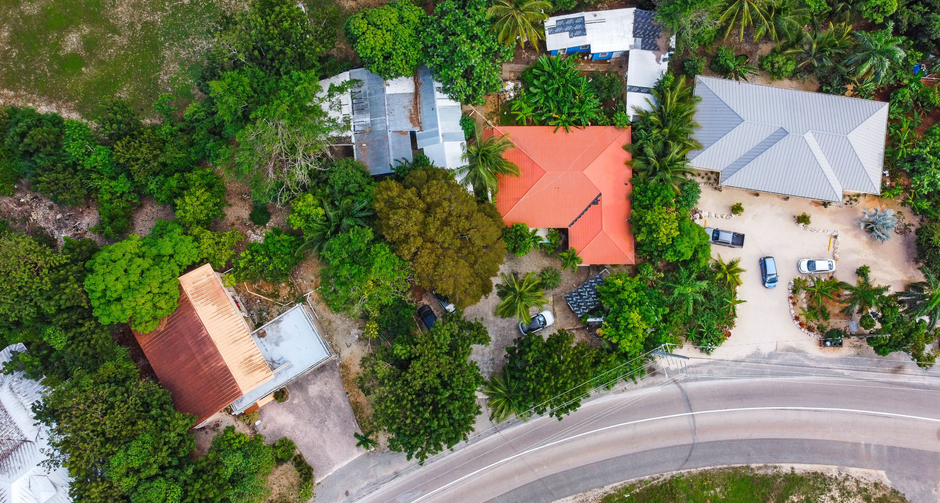 MULTI UNIT WITH FAMILY HOME FRANK SOUND for sale, North Side, Cayman