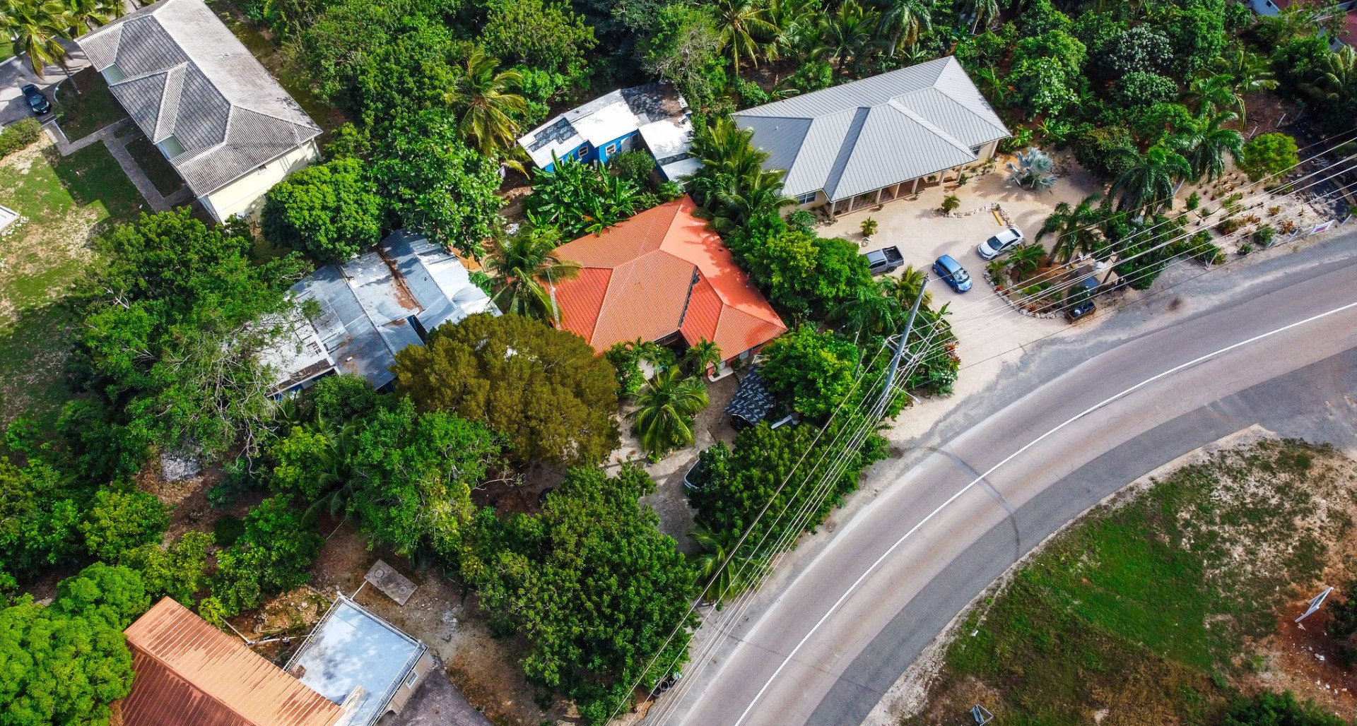 MULTI UNIT WITH FAMILY HOME FRANK SOUND for sale, North Side, Cayman Islands Real Estate