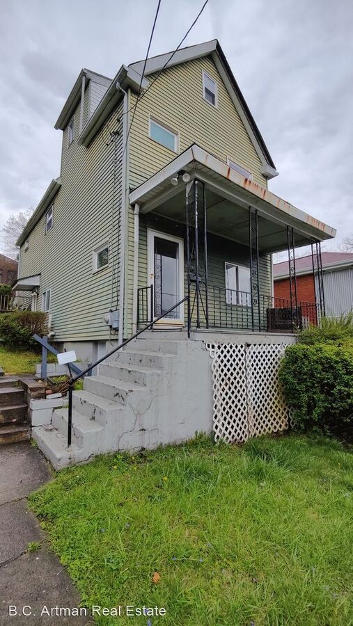 233 Park Ave Clairton, PA House for Rent Rentable