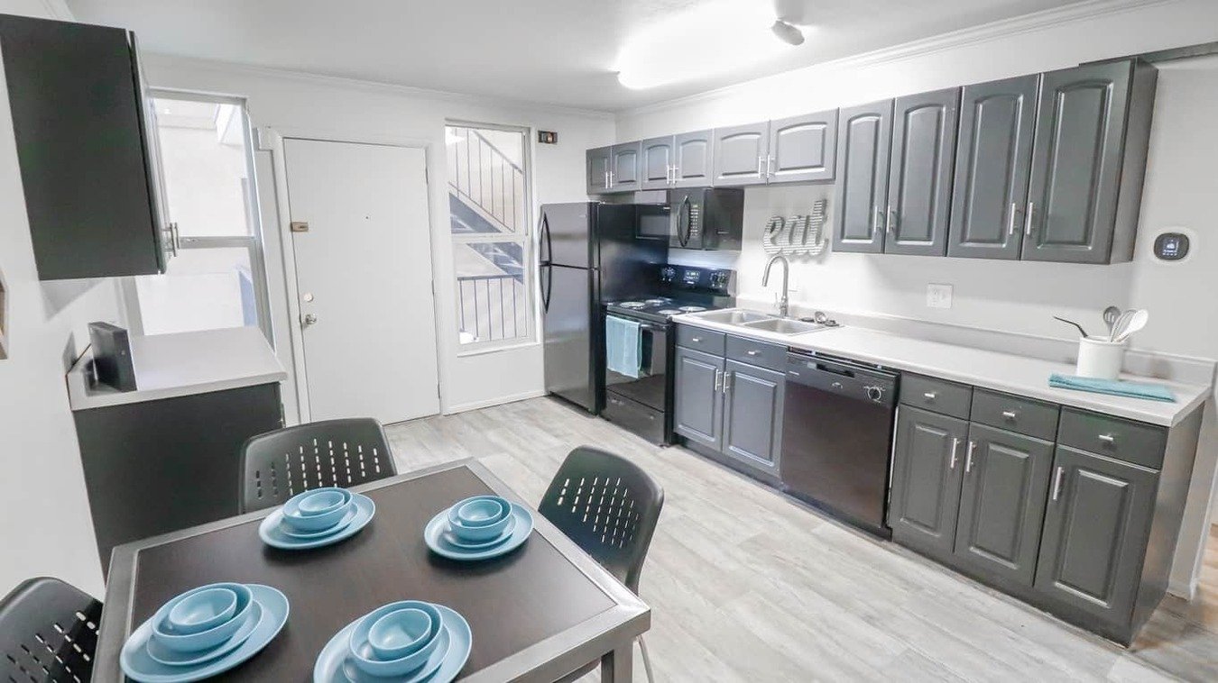 The Crestwood Apartments 1800 N State St Provo, UT