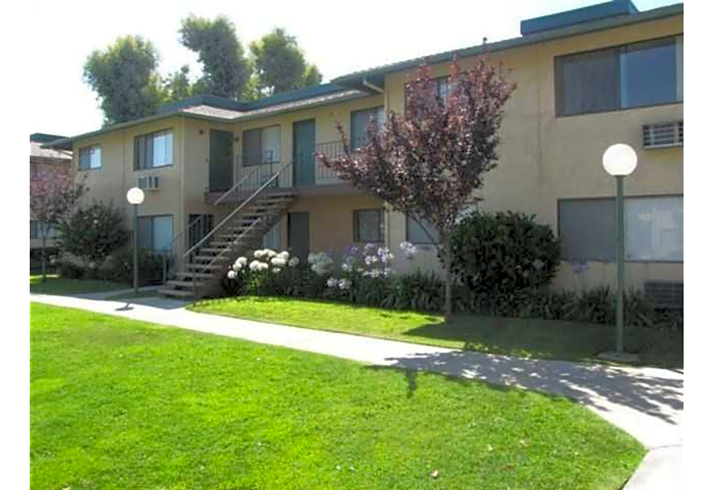 Sierra Gardens, Riverside (see pics & AVAIL)
