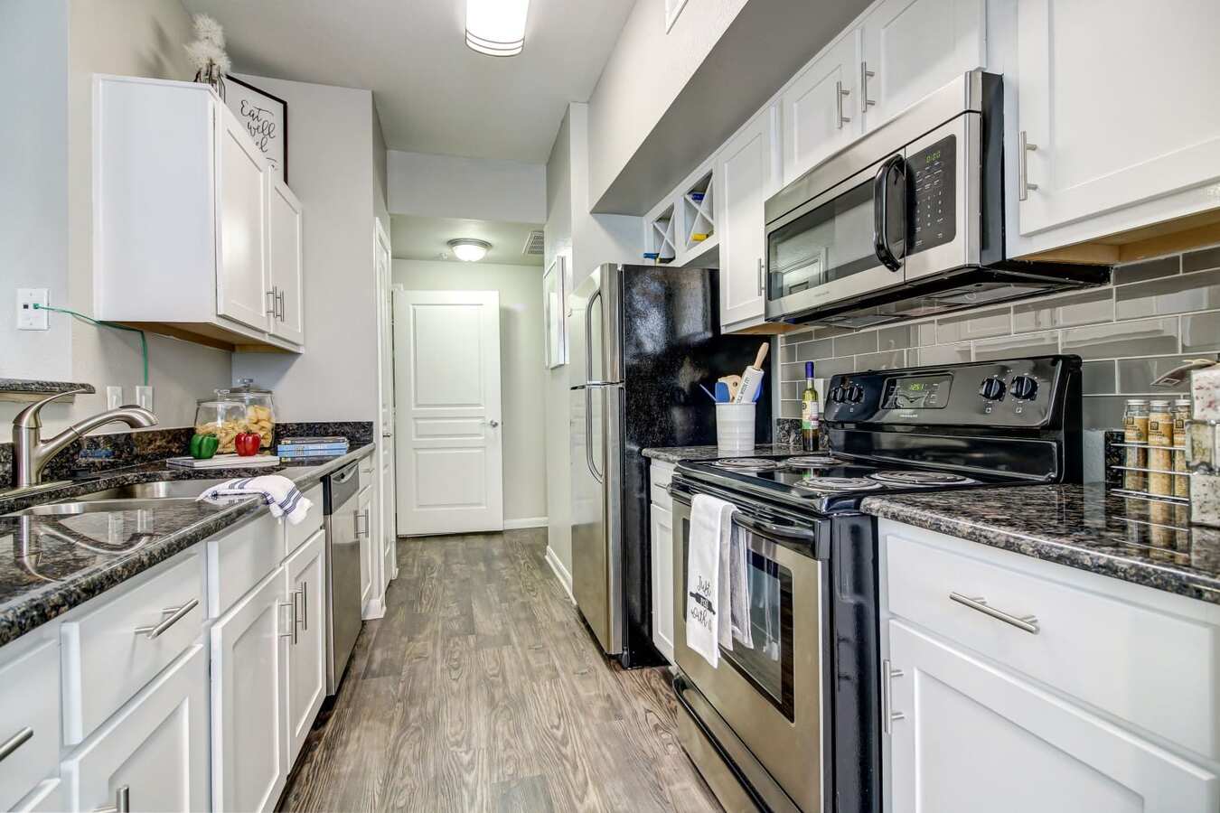 Milano Apartments 2500 Woodland Park Dr Houston, TX