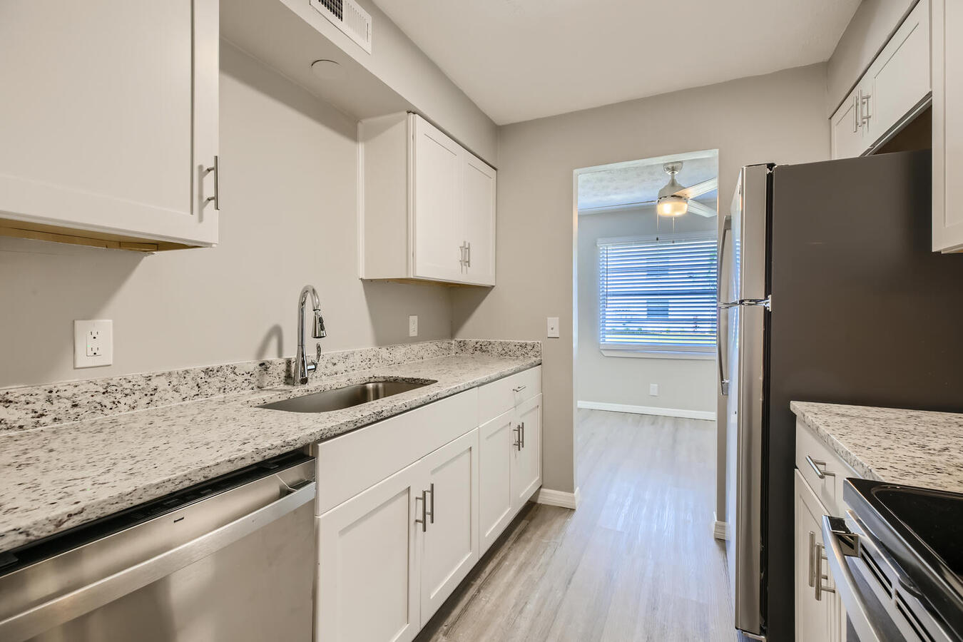 Stonemont Village Apartments Jacksonville, FL Rentable