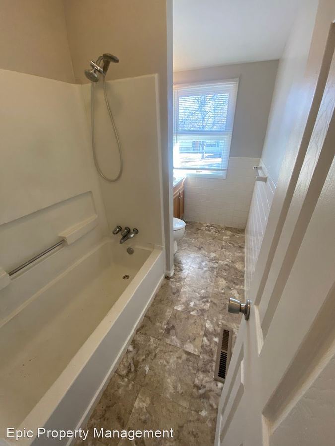 3 Bedroom House Southwest Topeka! Apartments Topeka, KS