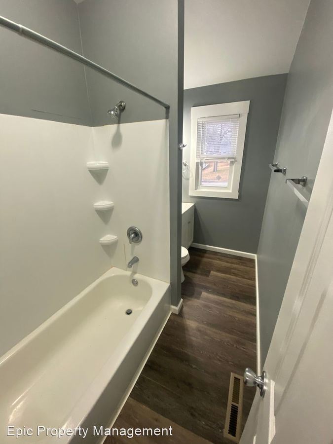 3424 SW Lakeside Dr Topeka, KS House for Rent Rentable