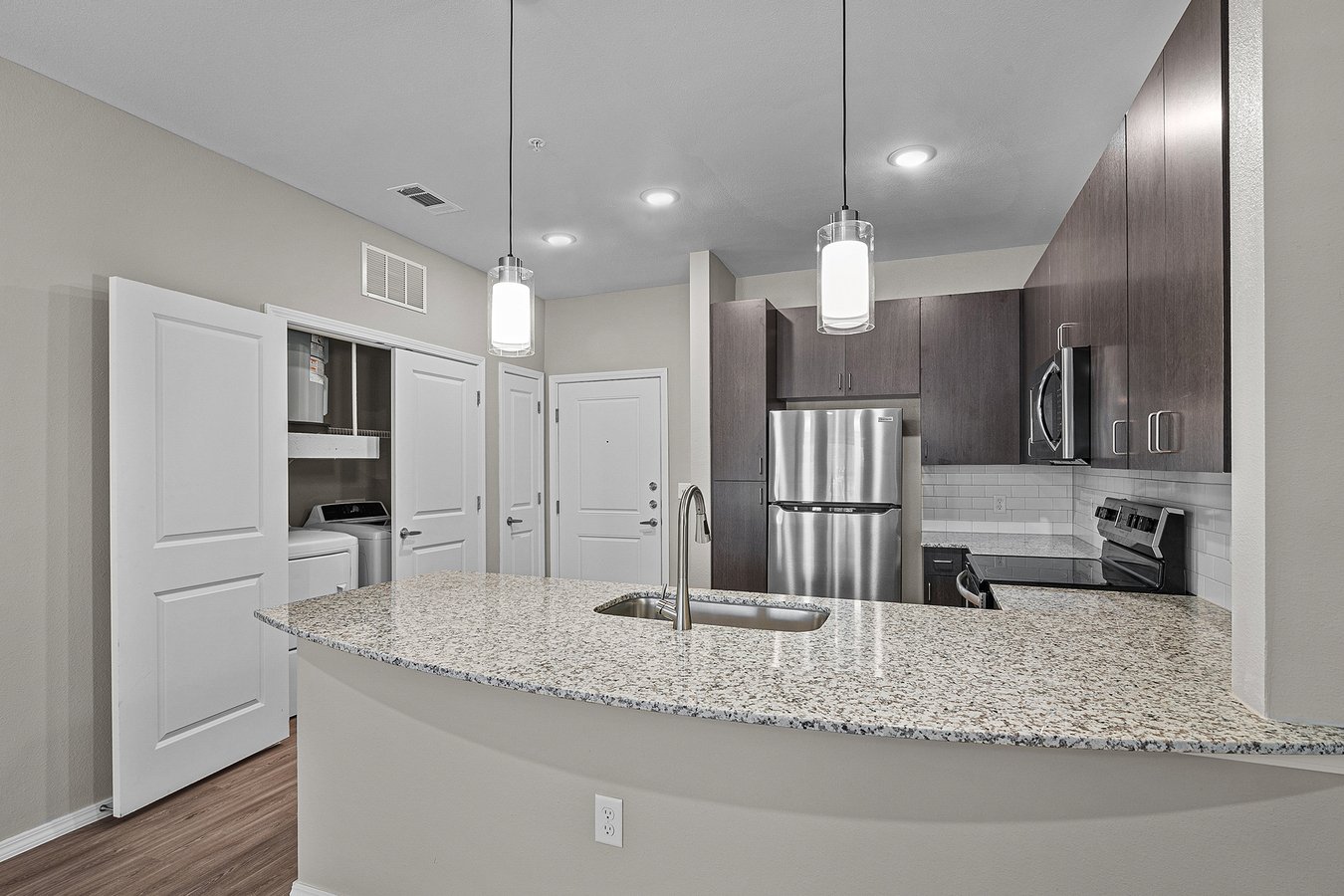 Harbor Shores Lakefront Apartments Montgomery, TX Rentable