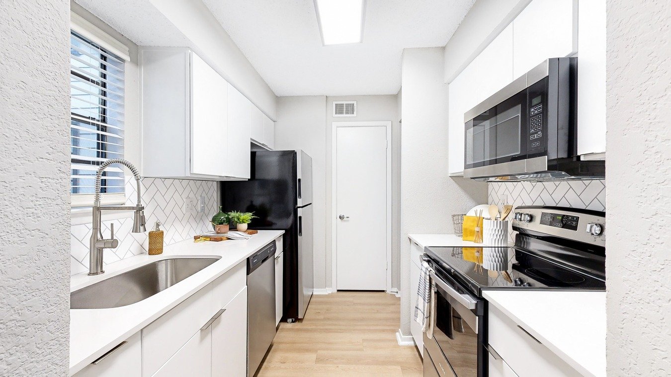 Fox Trails Apartments 6300 Round Rock Trail Plano, TX