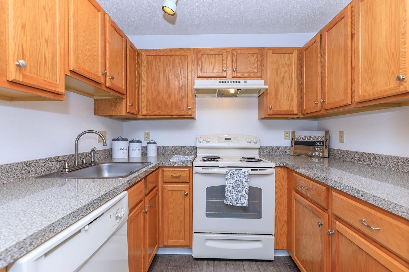 Lakeview Apartments 440 Meriden Road Waterbury, CT