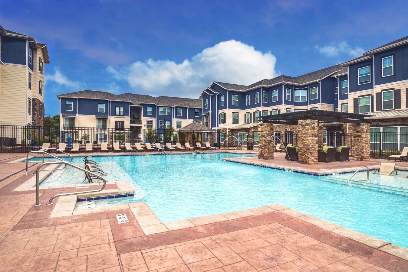 The Den Apartments 1412 Grindstone Plaza Dr Columbia, MO