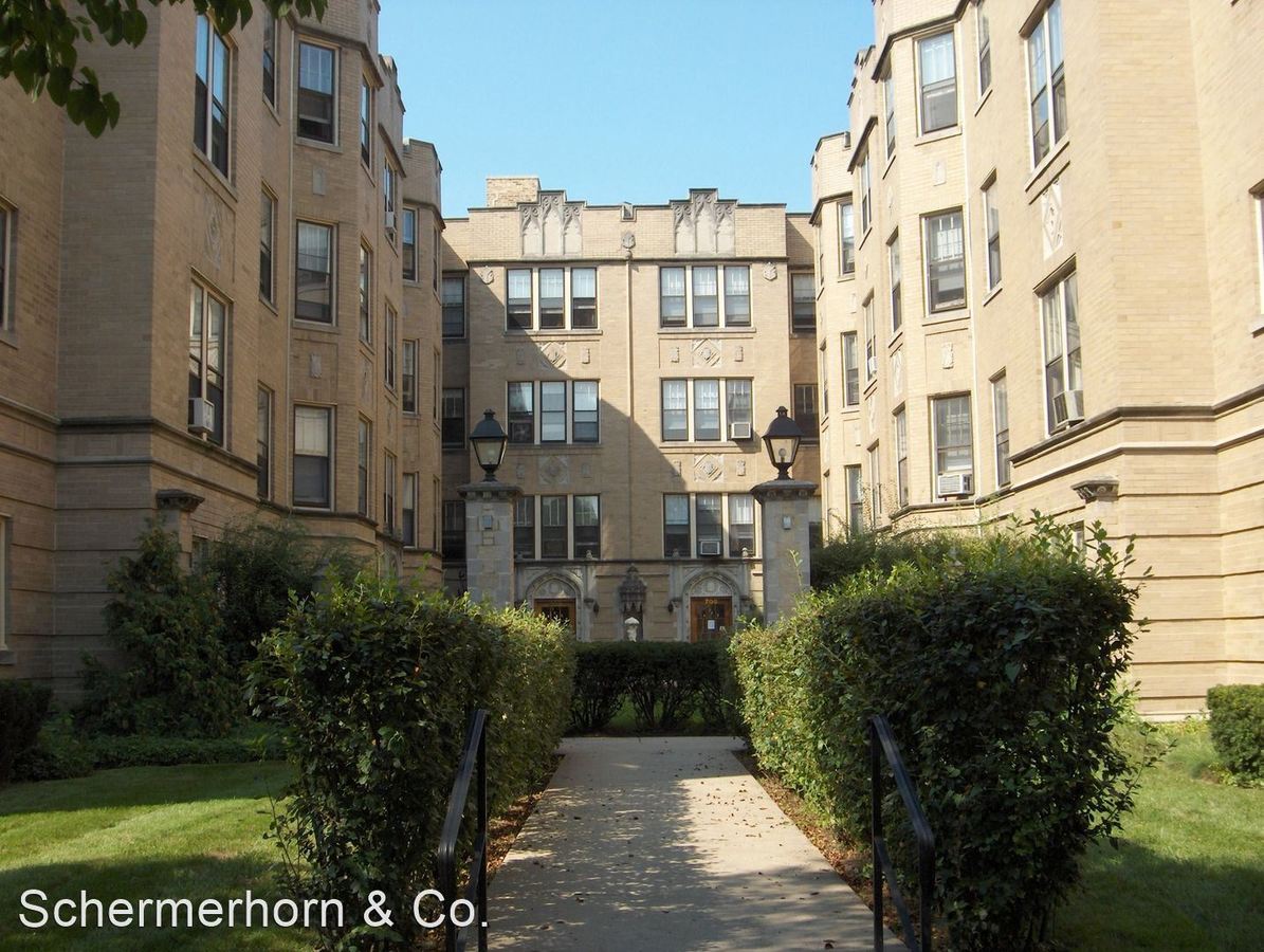 262 *70410 Hinman Building* Apartments Evanston, IL