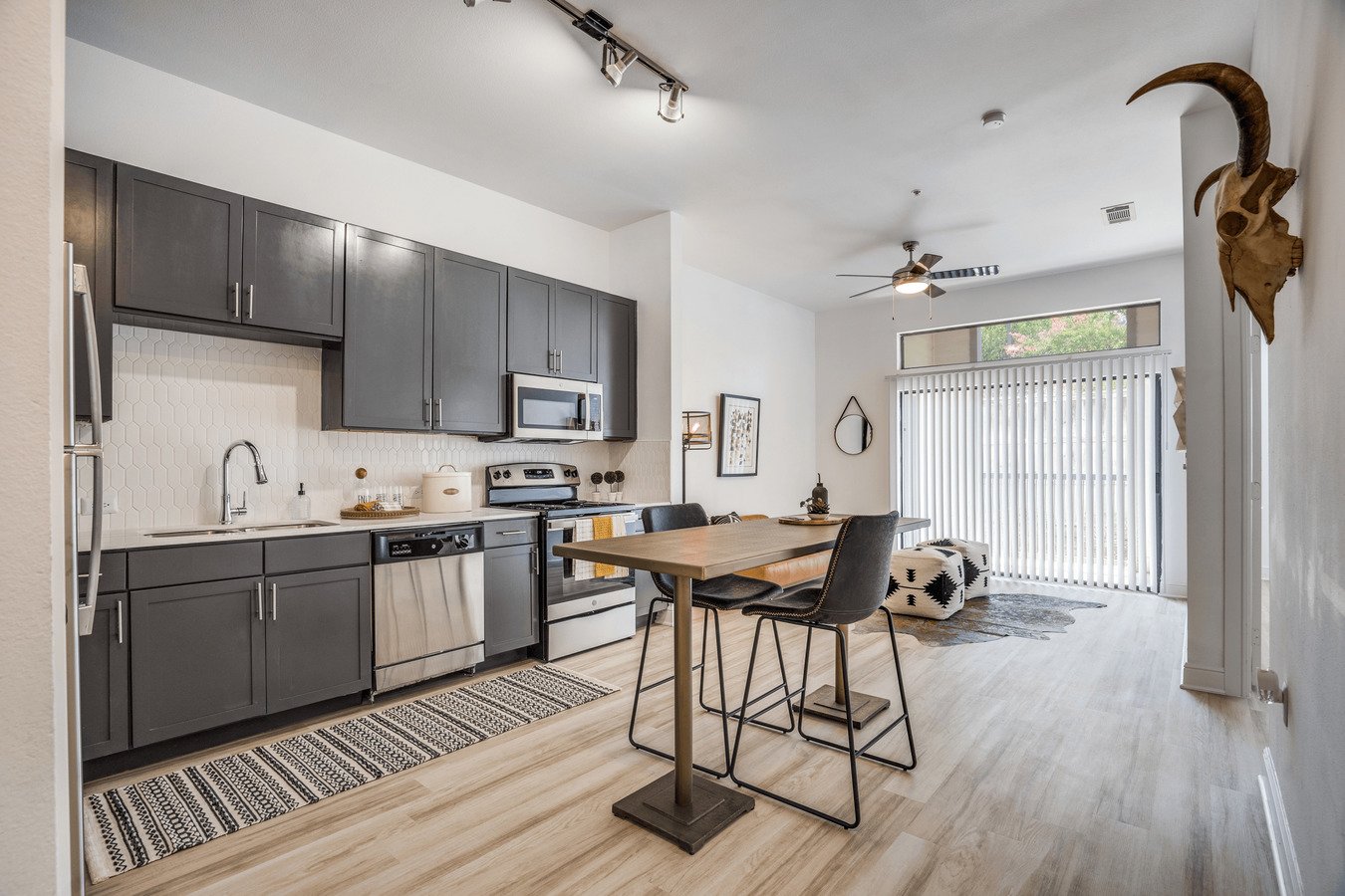 Neo At Midtown Apartments 14145 Noel RD Dallas, TX